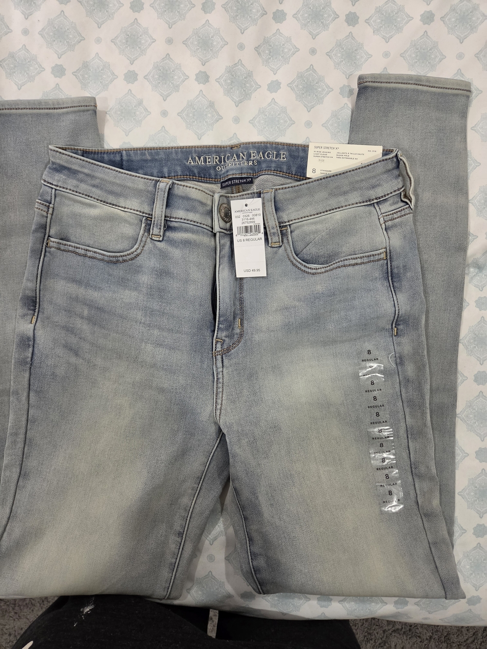 American Eagle Outfitters Light Wash Women’s Jeans - Size 8R